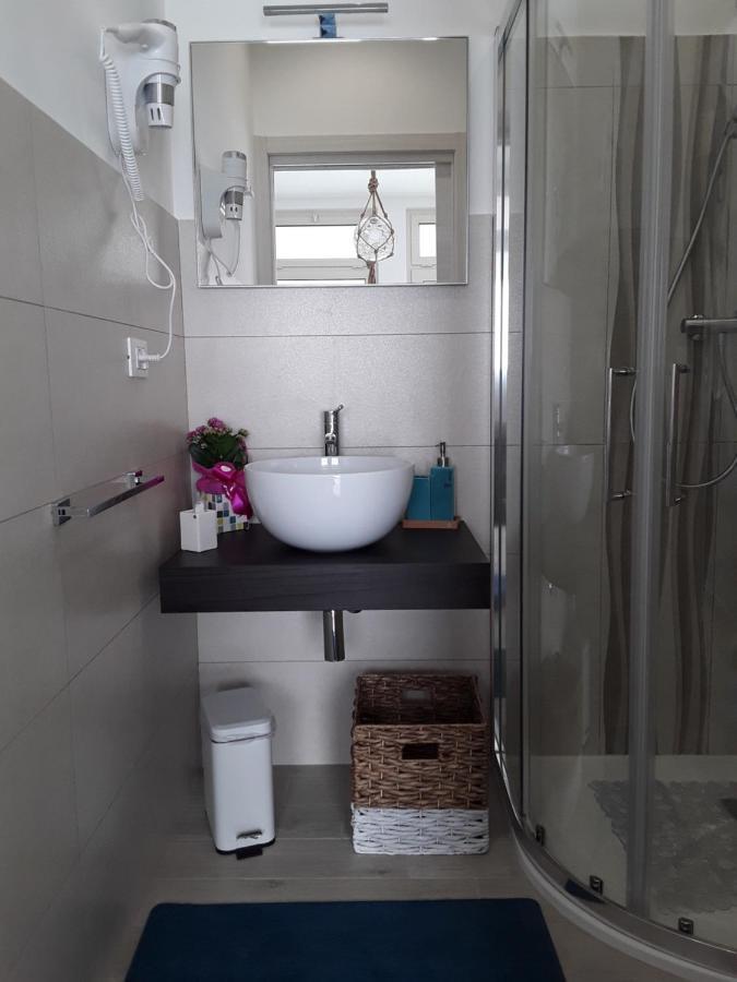 פולינאנו א מארה Casa Mina Affittacamere מראה חיצוני תמונה